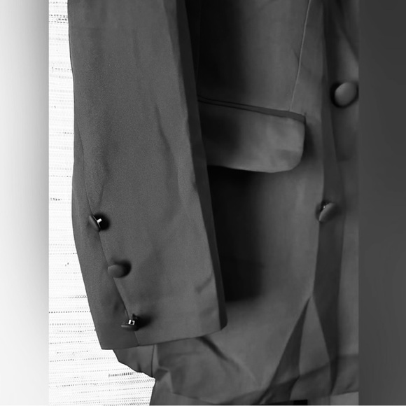 NWT TS Couture Elegant Formal Suit with Satin Lapel - Picture 4 of 9